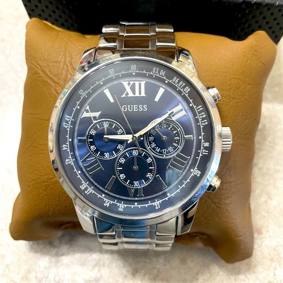 Guess Men's Silver Watch- only worn couple of times. - Picture 1 of 7